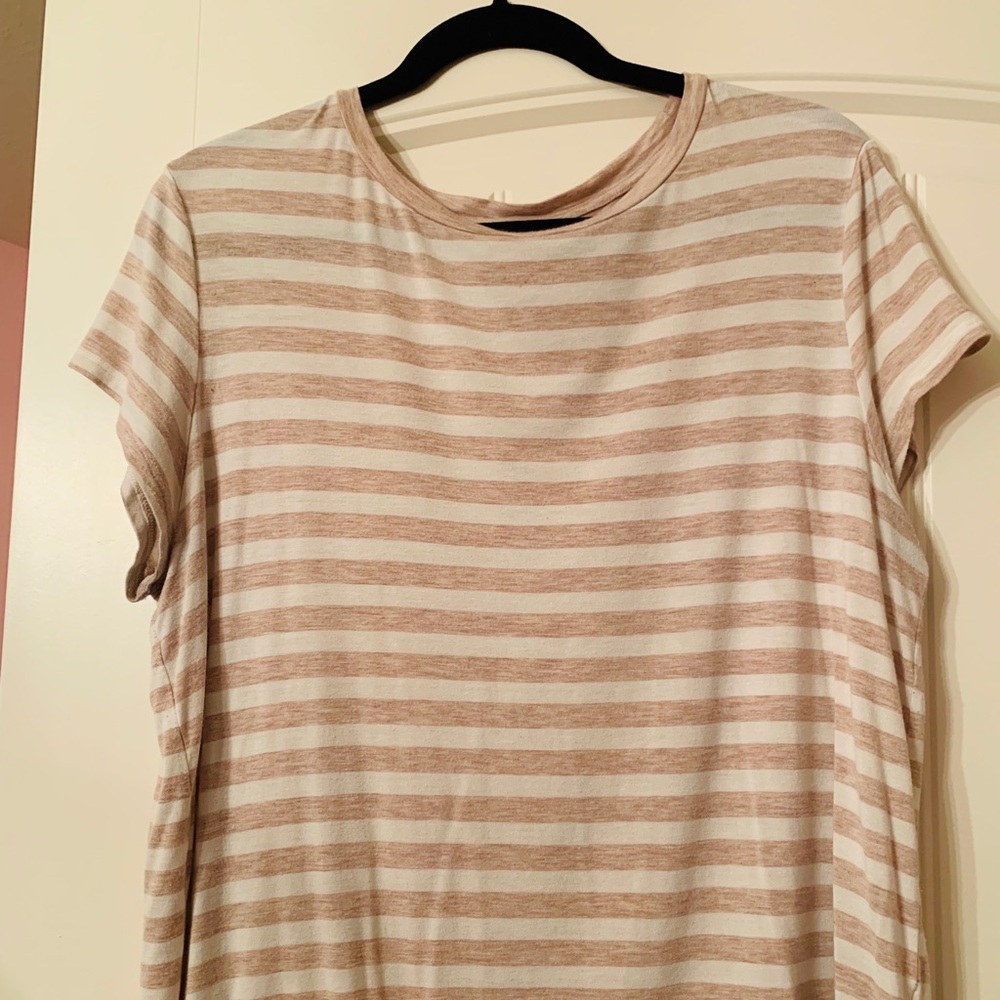Super soft Blush & White Tee size xl